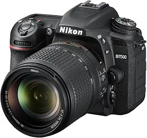 Nikon D7500 DSLR with 18-140mm Lens