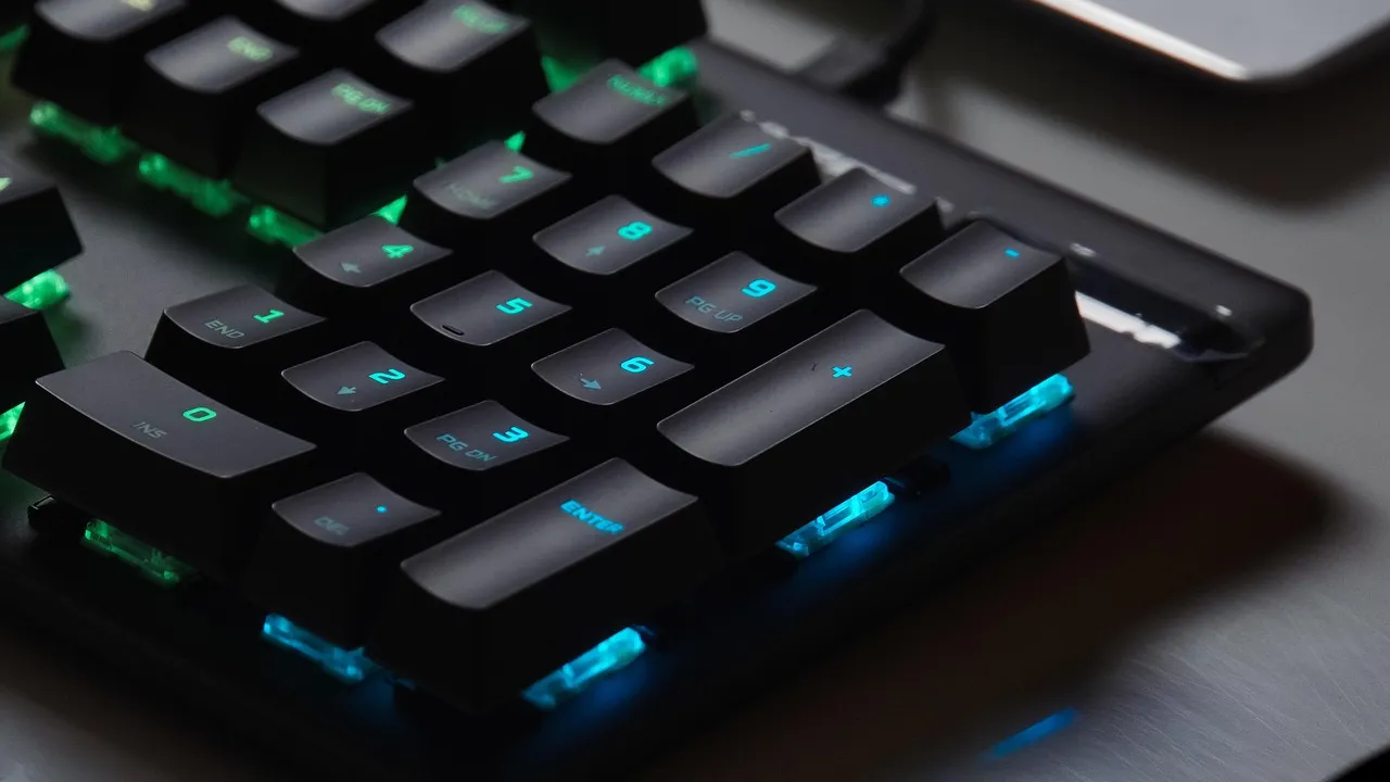5 Must-Have Gaming Gadgets for the Ultimate Setup in 2025