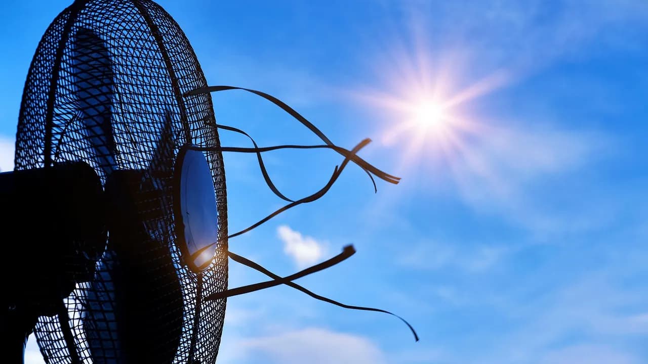 Beat the Heat: Cool Gadgets and Gifts for Hot Days