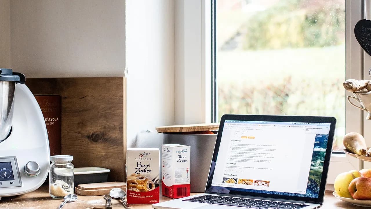 Essential Kitchen Gadgets for the Modern Home Cook in 2025