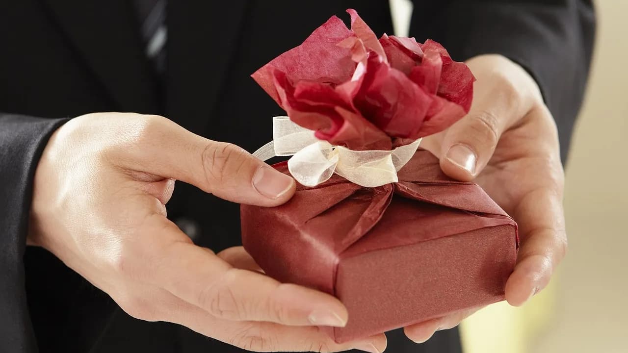 Small Gifts, Big Smiles: Everyday Gifts That Just Work